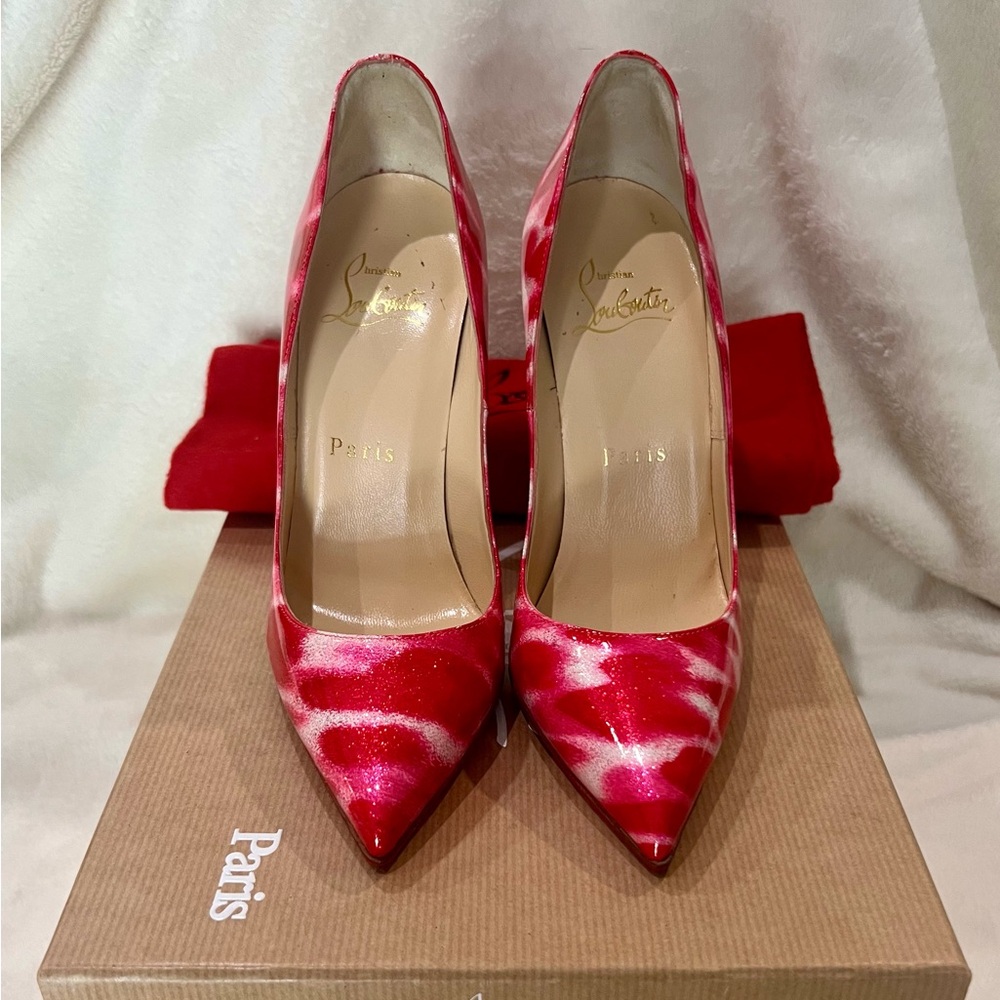 Authentic Christian Louboutin Pigalle Follies
120 Patent Glittart Size 34.5
